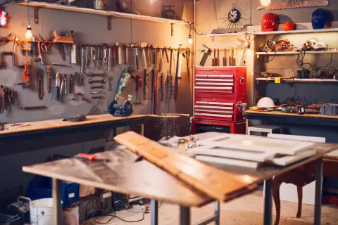 Twój idealny stół warsztatowy DIY: Zbuduj go sam krok po kroku